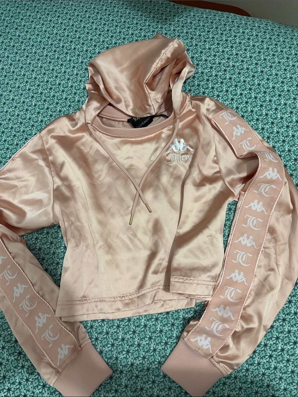 Limited Edition*** Juicy Couture 🎀 Satin Cropped Hoodie in Blush Pink